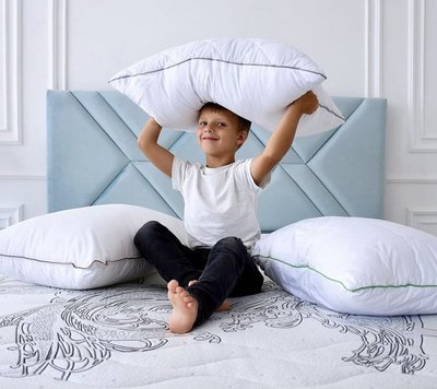 Дитяча подушка для сну 60х40 з антиалергенним наповнювачем кулькового холлофайбера