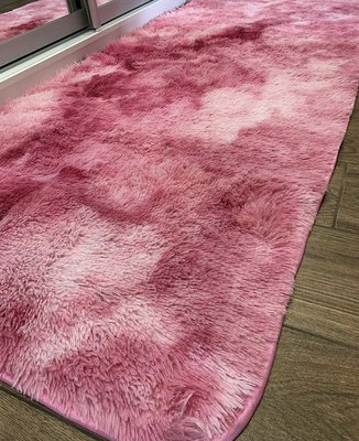 Рожевий хутряний ворсистий килимок Травичка 200х90 | Приліжковий килимок з довгим ворсом